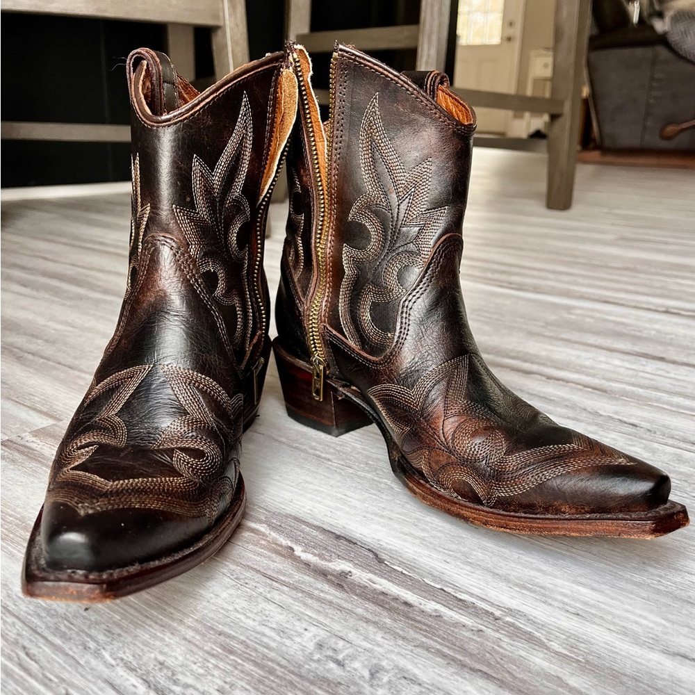 Circle G booties